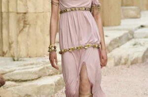tendencias moda mujer 2023-grecia